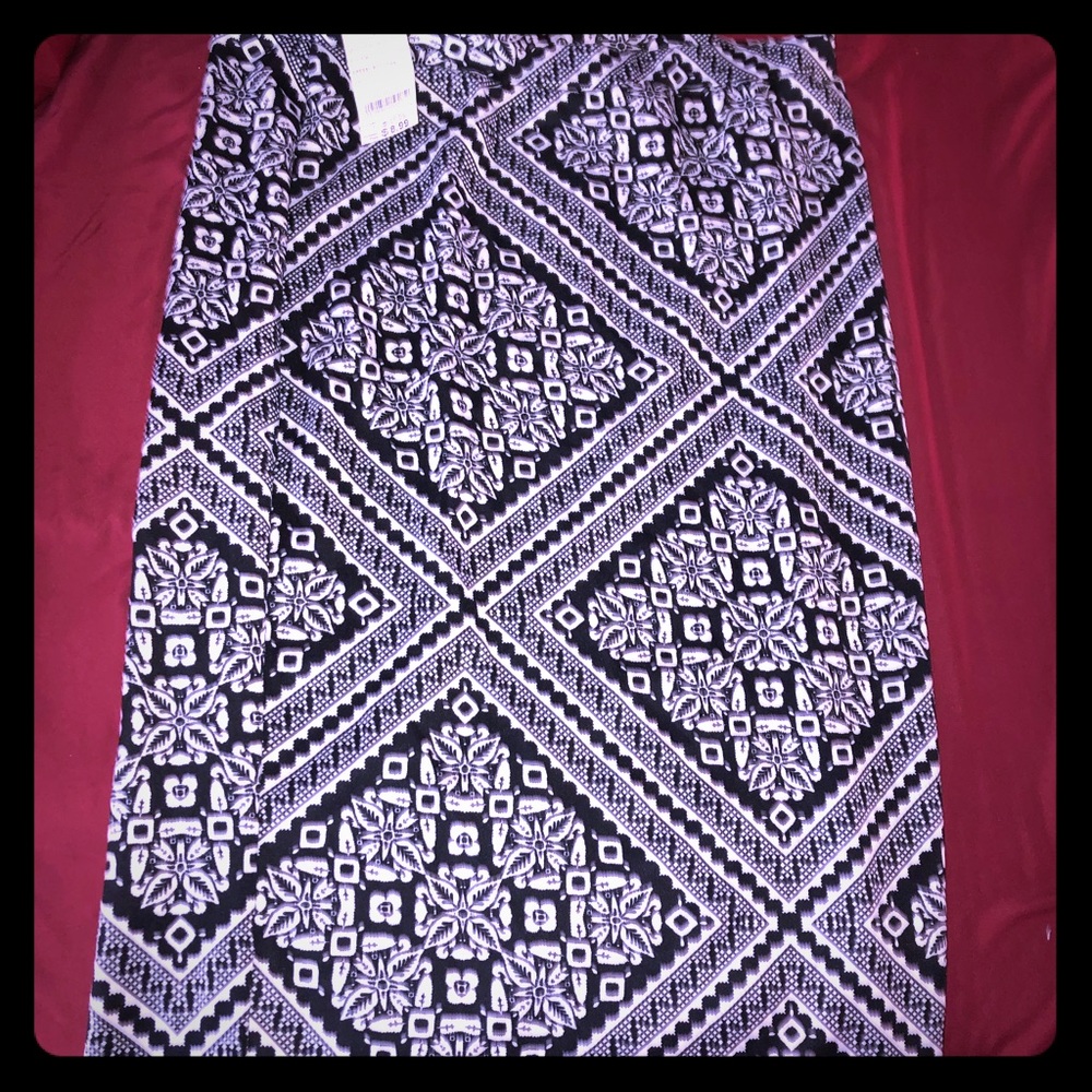 Long pencil skirt